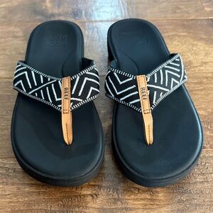 REEF Women's Cloud Tx Arch Support Flip Flop Sandals